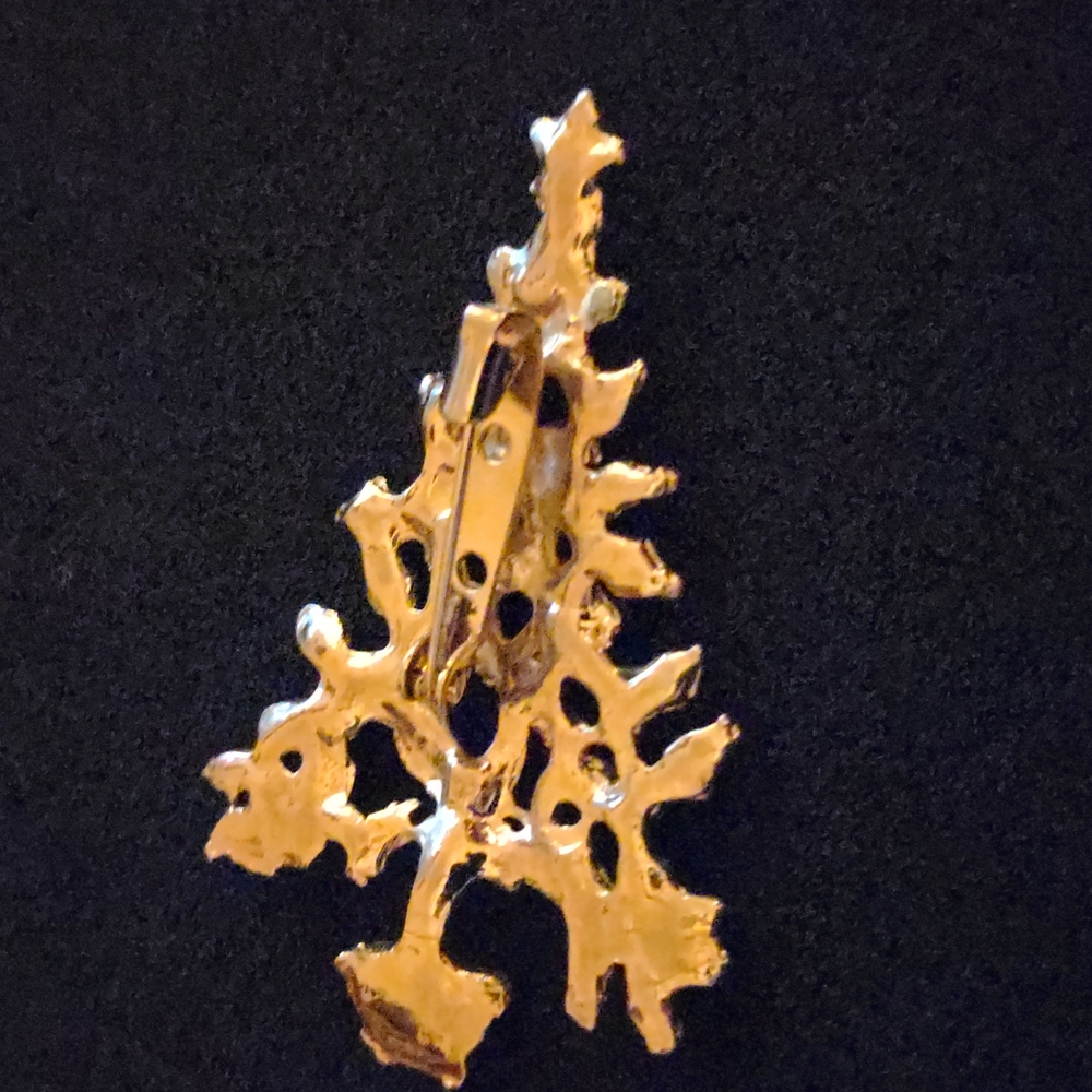 Vintage gold tone Christmas tree brooch - Picture 2 of 4